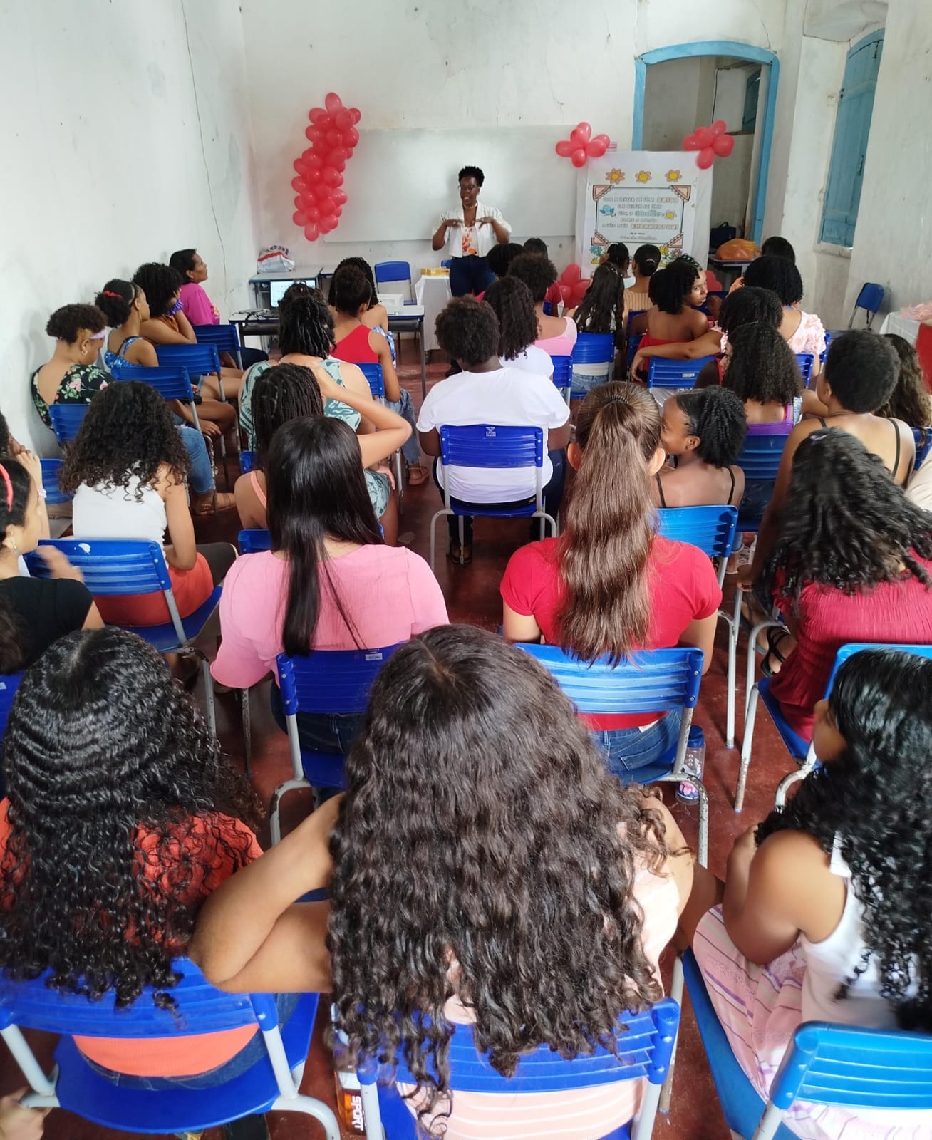Ivonildes em atividade profissional
