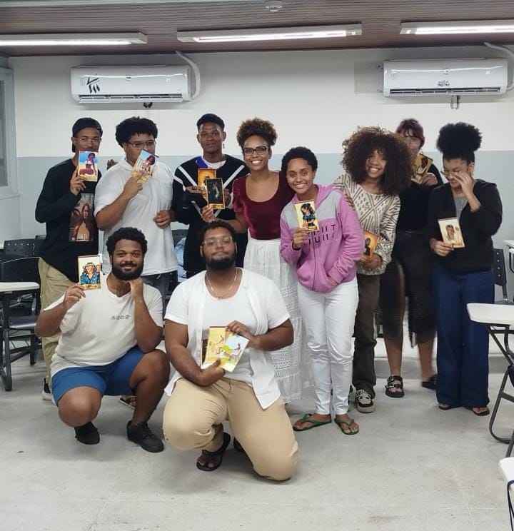 Atividade docente de Sulamita com estudantes de Artes Visuais da UFRB em 2025