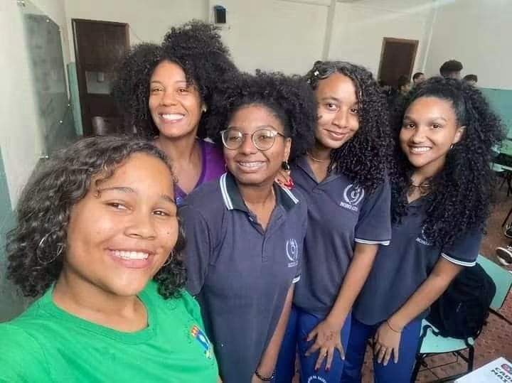 Viviane em atividade docente no Colégio Sacramentinas